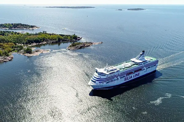 Day5-stockholm-helsinki-boat1-600x400