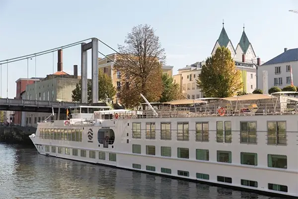 day4-ship-danube