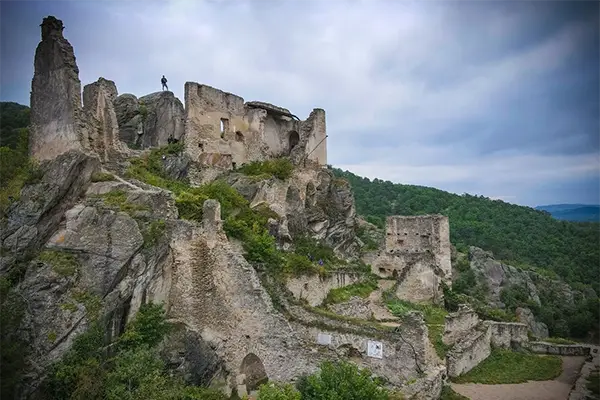 day6-castle-danube